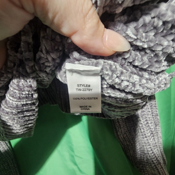 Zenana Cowl Neck Sweater Size Large EUC 25 PTP - 20 Length - Picture 3 of 5